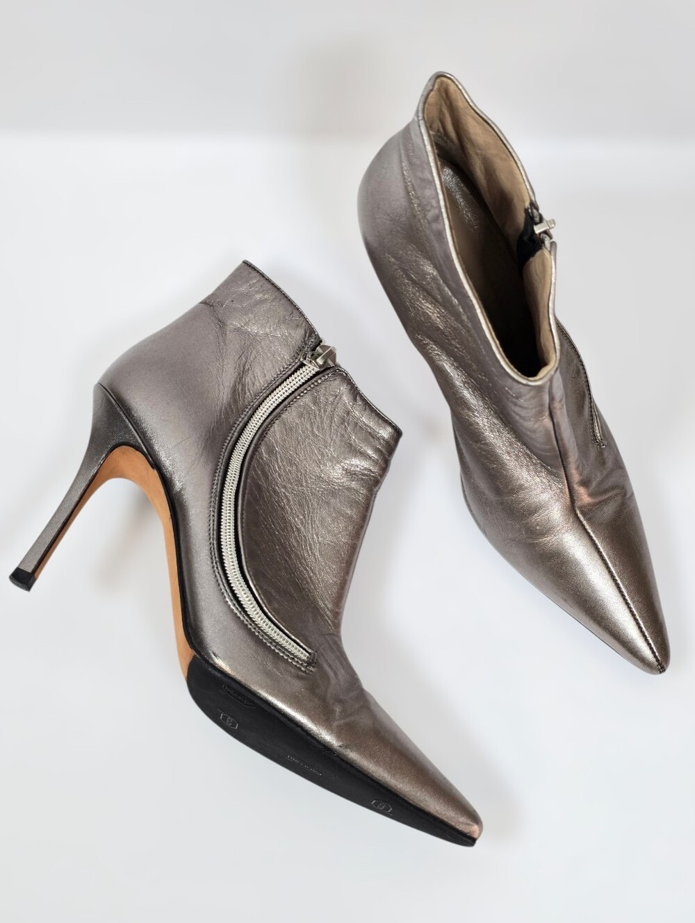 VTG Manolo Blahnik Metallic Pewter Leather Pointed Toe Ankle Boots Sz.39.5